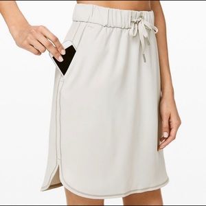 Lululemon on the fly skirt silver medium rise
